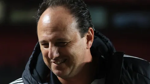 Rogério Ceni quer lateral do Coritiba (Foto: Marcello Zambrana/AGIF)