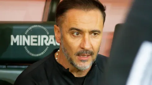 Foto: Fernando Moreno/AGIF - Vítor Pereira arma o time para encarar o Atlético-GO