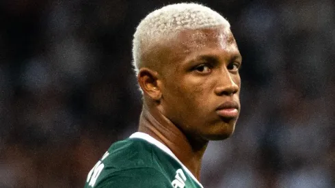 Foto: Alessandra Torres/AGIF - Danilo e mais um são blindados no Verdão