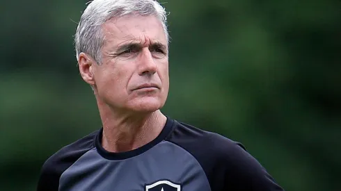 Foto: Vitor Silva/Botafogo/Divulgação - Luís Castro: técnico relatou dificuldades que encontrou no Botafogo