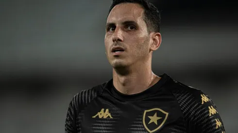 Foto: Jorge Rodrigues/AGIF – Gatito pode não permanecer no Botafogo.