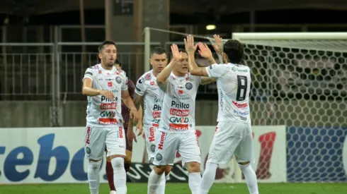 Foto: Jhony Pinho/AGIF – Operário deve ter presença de titular absoluto