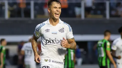 Vinicius Zanocelo tem contrato com o Santos até dezembro (Foto: Fernanda Luz/AGIF)
