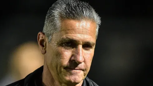 Foto: Thiago Ribeiro/AGIF – Titular de Jorginho é alvo de críticas de vascaínos