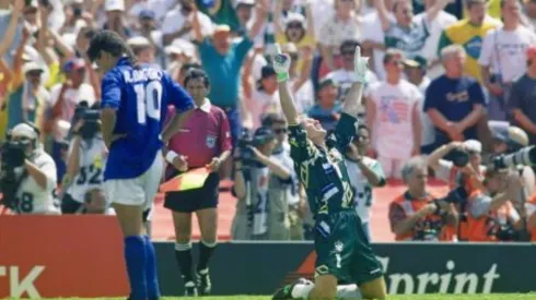 Foto: Shaun Botterill/Allsport/Getty Images – Baggio perdeu o pênalti que deu o Tetra para o Brasil