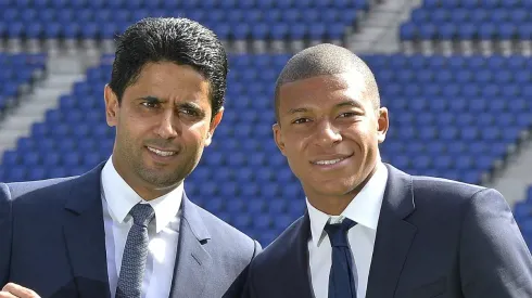 - Presidente do Paris ao lado de Mbappé