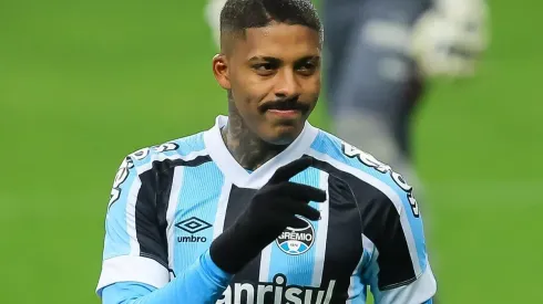 Foto: Pedro H. Tesch/AGIF - Jean Pyerre: meia era muito cobrado pelo técnico no Grêmio