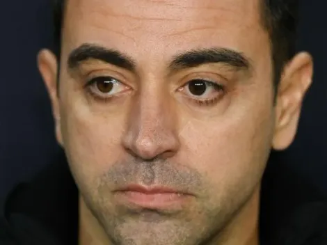 Xavi recebe notícia indigesta e Barcelona se complica com afastamento de defensor