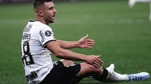 Foto: Ettore Chiereguini/AGIF - Medalhão vive momentos dramáticos no Corinthians.