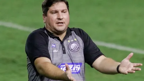 Rafael Vieira/AGIF. Matheus Costa prega esperança nas rodadas finais pela permanência na Série B