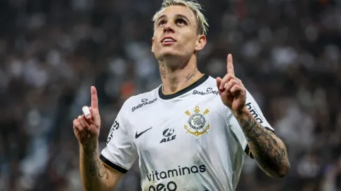 Marcello Zambrana/AGIF - Roger Guedes é lembrado antes de final com o Corinthians