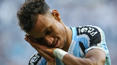 Foto: Pedro H. Tesch/AGIF - Bitello deve iniciar novamente entre os reservas contra o Bahia