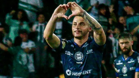 Foto: Gabriel Machado/AGIF - Bruno Gomes: volante abriu o jogo sobre futuro no Coritiba