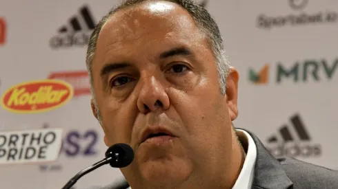 Torcida do Botafogo manda a real e culpa o Flamengo por chapéu em Braz