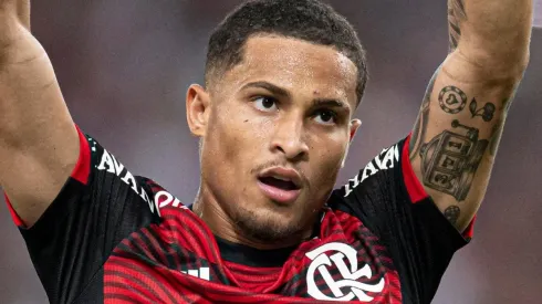 Foto: Jorge Rodrigues/AGIF - João Gomes foi amarelado e não joga no Maracanã.