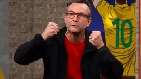 Reprodução/YouTube. Neto não deixa lance polêmico entre Flamengo e Atlético-MG passar batido