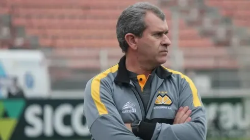 Foto: Celso da Luz/ Assessoria de imprensa Criciúma E.C./ Tencati tem renovação no sistema defensivo para a sequência da temporada.