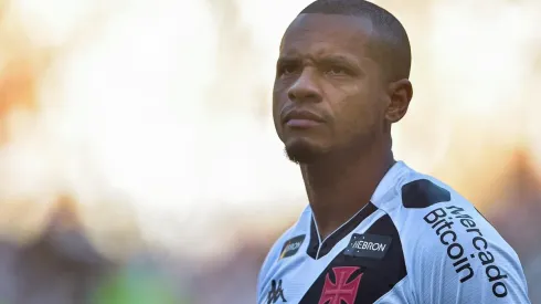 Foto: Thiago Ribeiro/AGIF - Edimar é titular da lateral-esquerda do Vasco