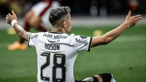 Adson não deve começar de titular no Corinthians (Foto: Raul Baretta/AGIF)