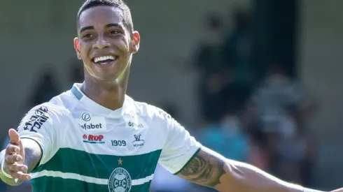 Foto: Robson Mafra/AGIF - Alef Manga está suspenso contra o São Paulo