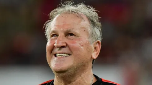 Foto: Thiago Ribeiro/AGIF - Zico escolheu um jogador para enviar os parabéns por vídeo.