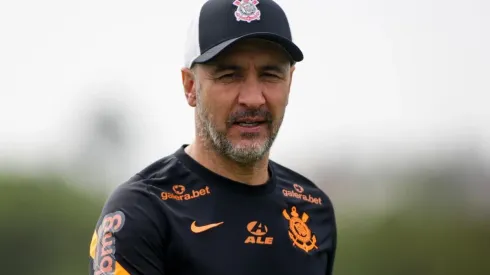 Foto: Rodrigo Coca/Agência Corinthians/Divulgação – Vítor Pereira: contrato com o Corinthians está na reta final