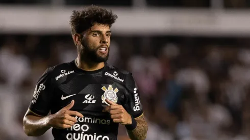 Foto: Raul Baretta/AGIF - Yuri Alberto foi expulso contra o Santos