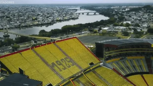 Foto: Reprodução vídeo Conmebol/ Cidade de Guayaquil liga 'sinal de alerta' e Flamengo e Athletico-PR são avisados da situação.