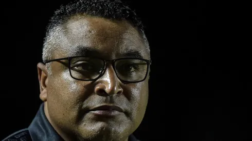 Foto: Thiago Ribeiro/AGIF – Roger Machado barrou chegada de atacante do Inter ao Grêmio