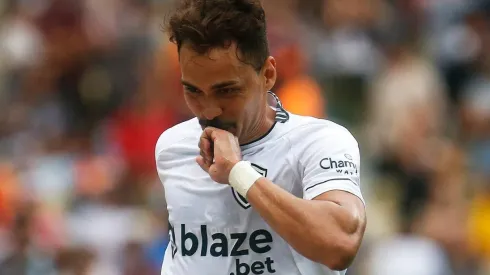 Foto: Vitor Silva/Botafogo/Divulgação - Eduardo: meia não enfrenta o Bragantino