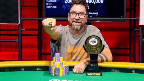 Chris Porás foi o grande campeão do Main Event da WSOP Brazil (Foto: Rafael Terra/WSOP Brazil)
