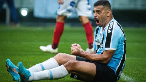 Foto: Maxi Franzoi/AGIF - Diego Souza: contrato com o Grêmio está terminando