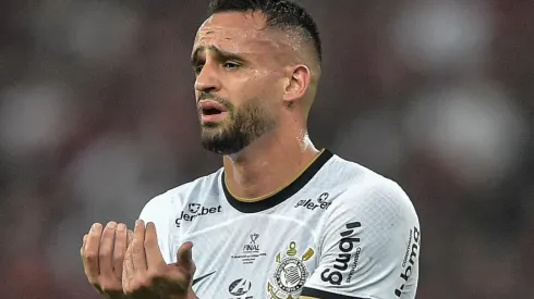 Foto: Thiago Ribeiro/AGIF - Renato Augusto saiu com dores diante do Fluminense.