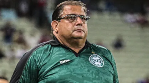 Foto: Lucas Emanuel/AGIF - Guto Ferreira: técnico ficou insatisfeito com atuação do Coxa