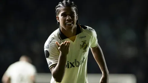 Foto: Jorge Rodrigues/AGIF - Andrey Santos é uma das grandes joias da base vascaína.