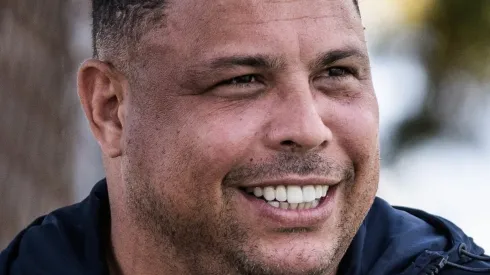Ronaldo tira dinheiro do próprio bolso para comprar dupla do Flamengo