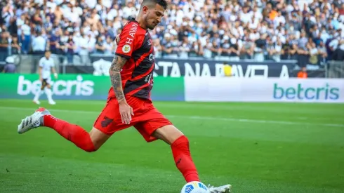 Foto: Marcello Zambrana/AGIF - Pedro Henrique foi expulso no primeiro tempo contra o Flamengo