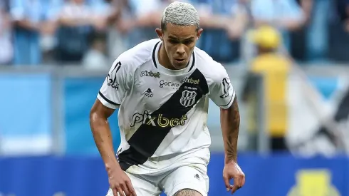 Foto: Foto: Pedro H. Tesch/AGIF – Wallisson em ação pela Ponte Preta