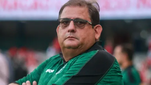 Gabriel Machado/AGIF - Guto Ferreira, técnico do Coritiba