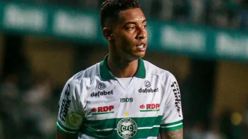 Foto: Gabriel Machado/AGIF - Alef Manga tem seis gols no Brasileirão
