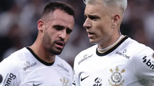 Agif/Ettore Chiereguini - Renato Augusto e Roger Guedes lideram Corinthians