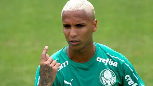 Foto: Bruno Ulivieri/AGIF - Deyverson recebeu mensagens após o título do Flamengo.