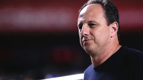 Ettore Chiereguini/AGIF - Torcida do Santos pede 'ajuda' de Ceni com Vojvoda