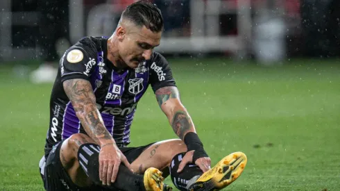 Foto: Maxi Franzoi/AGIF - Vina não vem conseguindo ajudar o Ceará em sua partidas