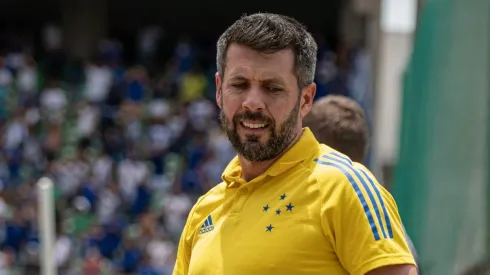 Alessandra Torres/AGIF - Pezzolano tem futuro discutido no Cruzeiro