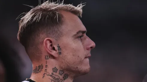 Foto: Ettore Chiereguini/AGIF – R. Guedes e + 2 tem situação com VP exposta