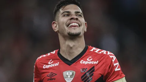 Foto: Matheus Sebenello/AGIF - Bruno Guimarães, que despontou no Athletico, foi chamado para defender Brasil na Copa do Mundo