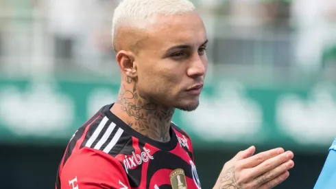 Foto: Robson Mafra/AGIF – Everton Cebolinha: atacante elogiou defensor do Coritiba