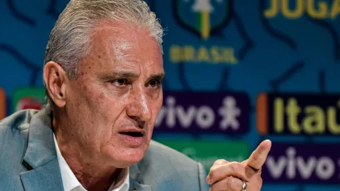 Torcedores perdem a paciência após Tite não convocar titular do Corinthians