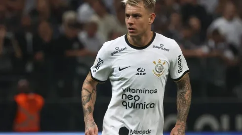 Marcello Zambrana/AGIF - Roger Guedes comenta relação com a torcida do Corinthians